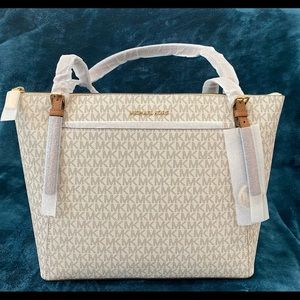 Michael Kors  Voyager Large Logo Top-Zip Tote Bag